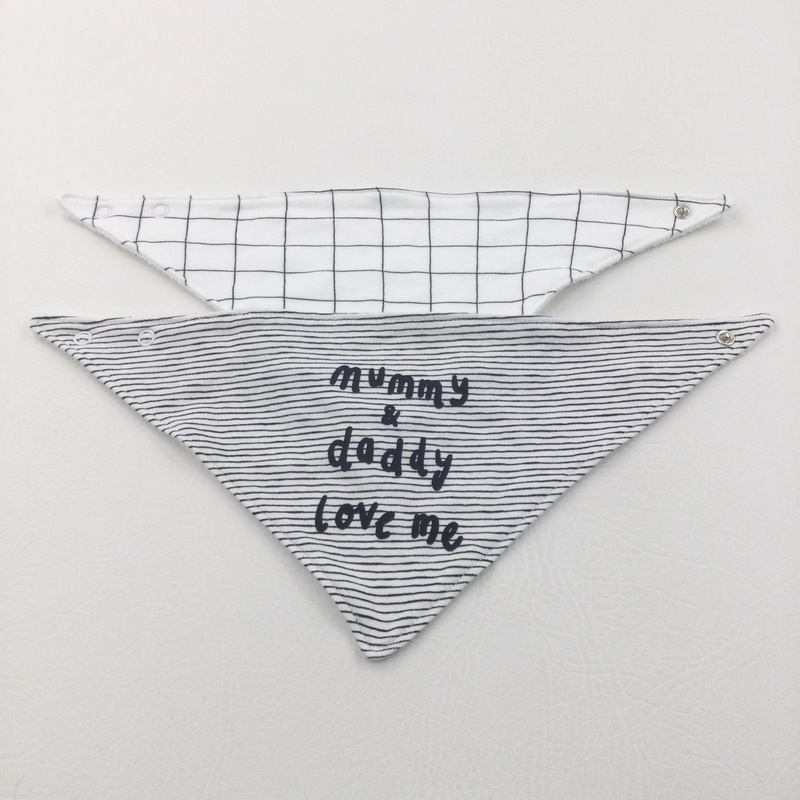 'Mummy & Daddy Love Me' Black & White Dribble Bibs - Set of 2 - Boys/Girls Newborn