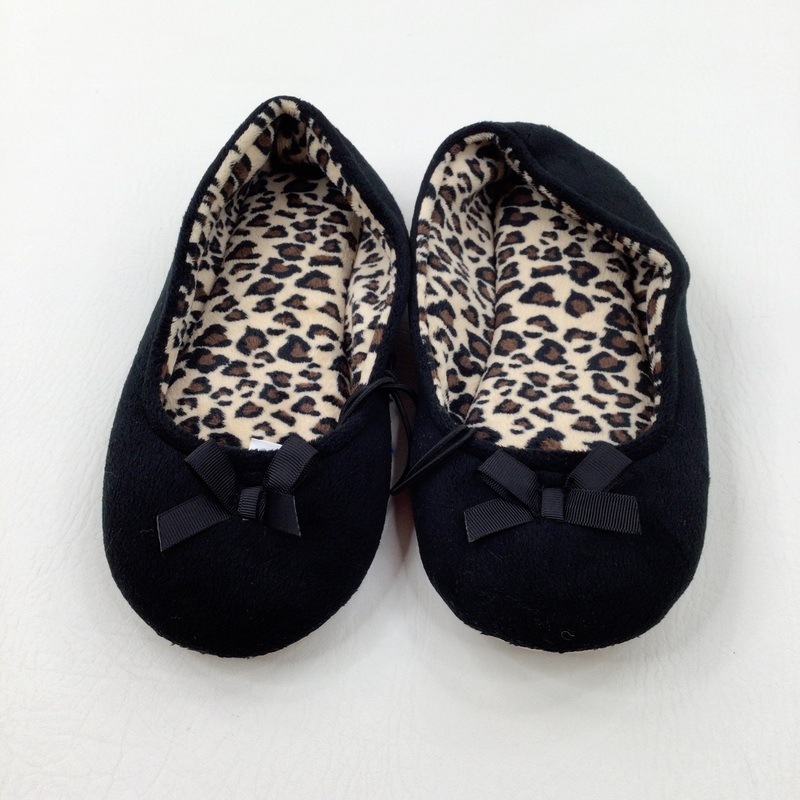 **NEW** Black Slippers - Girls Adult Size 6