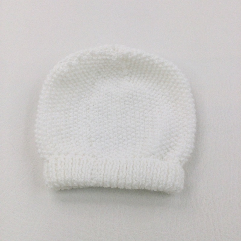 White Knitted Hat - Boys/Girls 0-3 Months