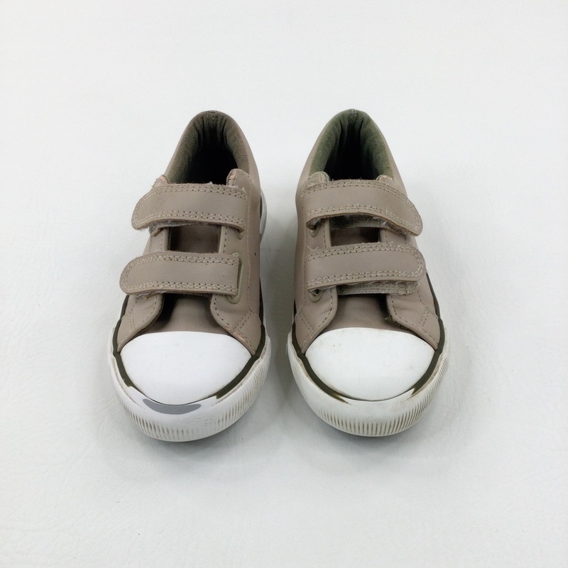 Crocodiles Beige Shoes - Boys - Shoe Size 11