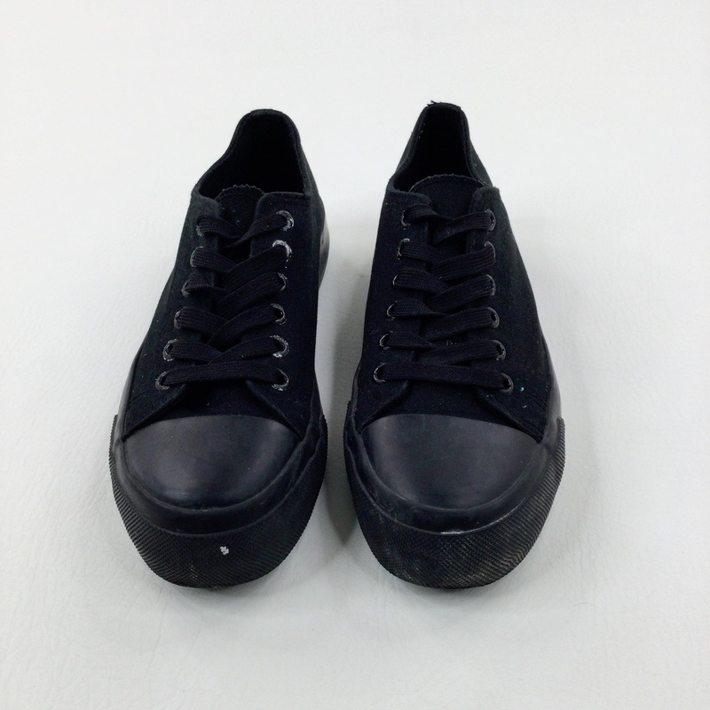 Black Canvas Shoes - Girls - Shoe Size 7