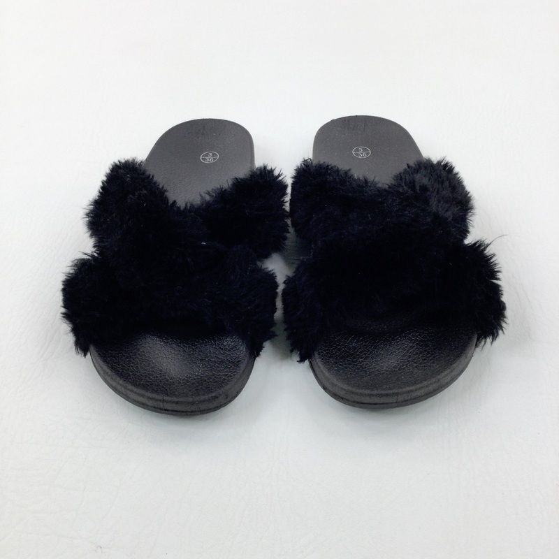 Black Fluffy Sliders - Girls - Shoe Size 3