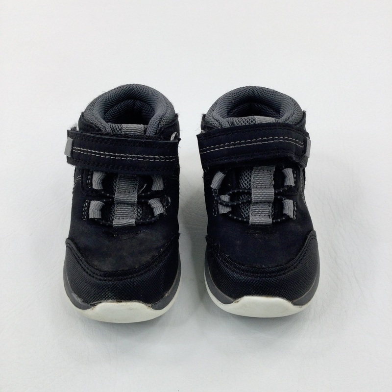 Black & Grey Trainers - Boys - Shoe Size 5