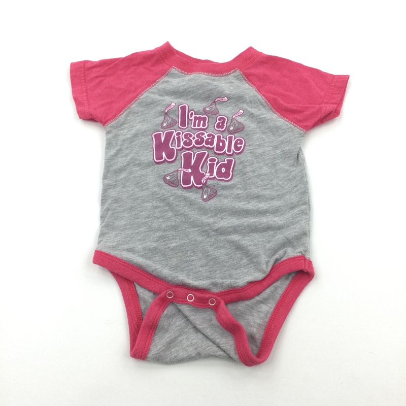 'Kissable Kid' Sweets Pink & Grey Short Sleeve Bodysuit - Girls 9-12 Months