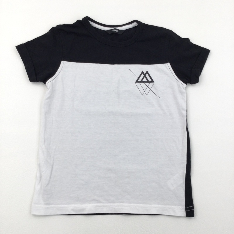 Triangles Black & White T-Shirt - Boys 6-7 Years