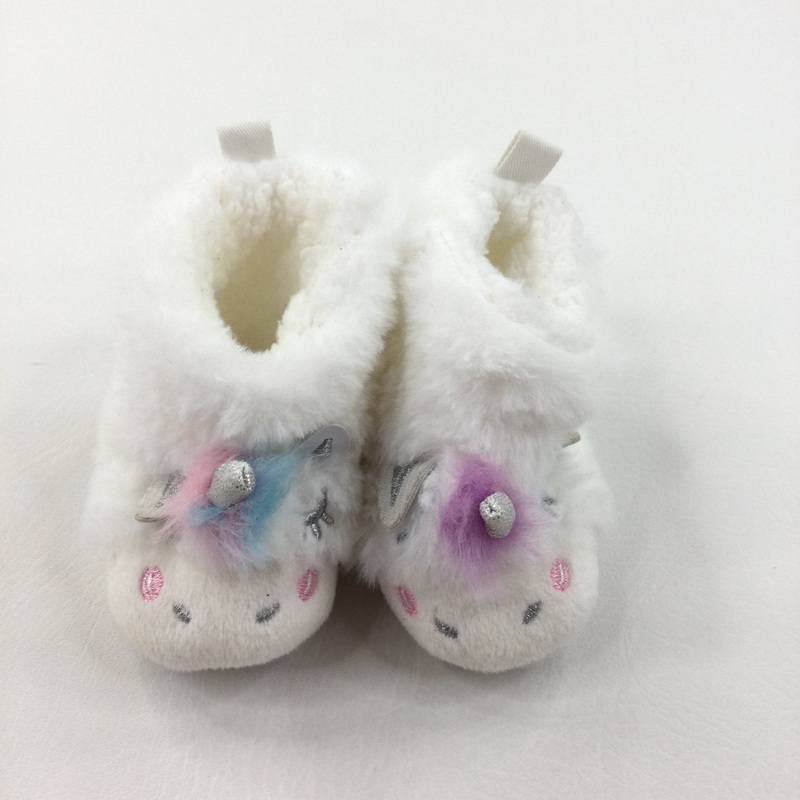 White Unicorn Slippers - Girls - Shoe Size 3-4