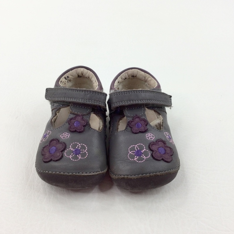 - Flowers Buckle Up Leather Shoes - Shoe Size 3.5F