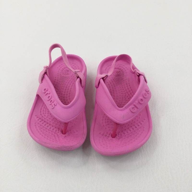 'Crocs' Pink Sandals/Beach Shoes - Girls - Shoe Size 6